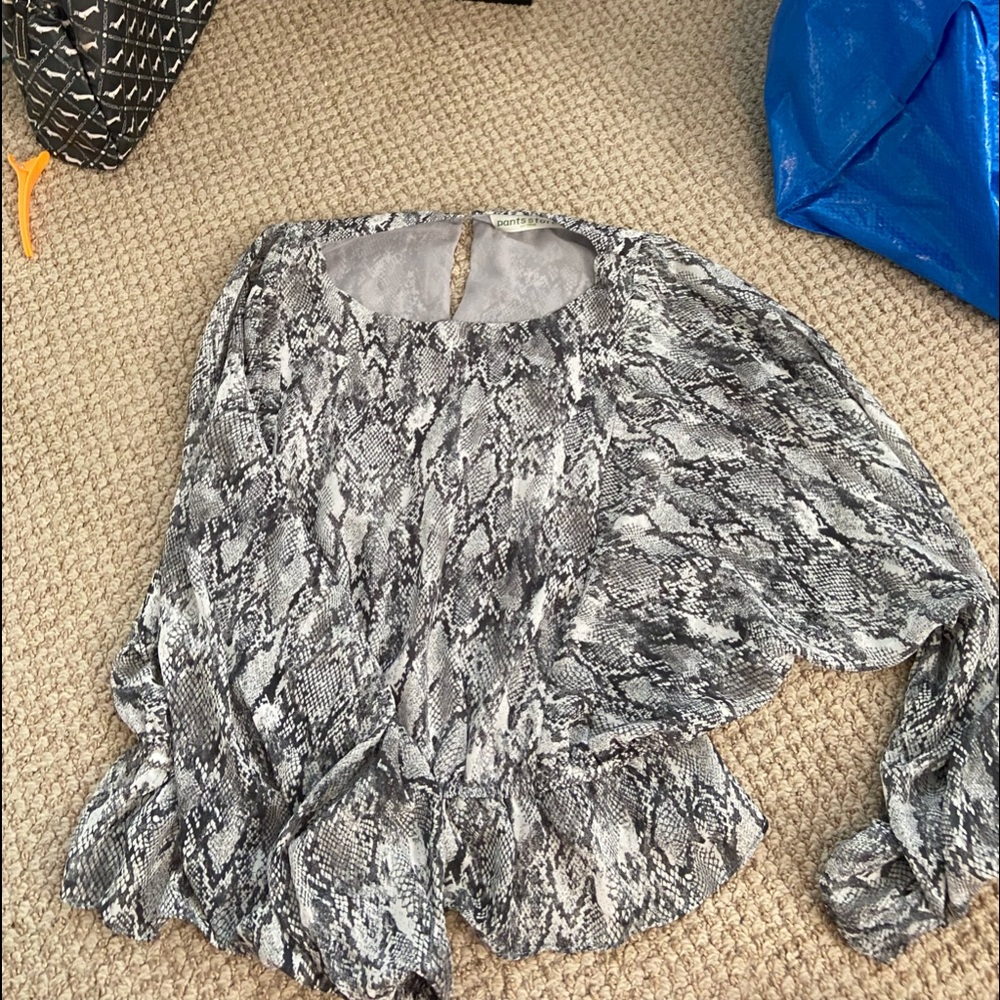 Reptile print long-sleeved blouse